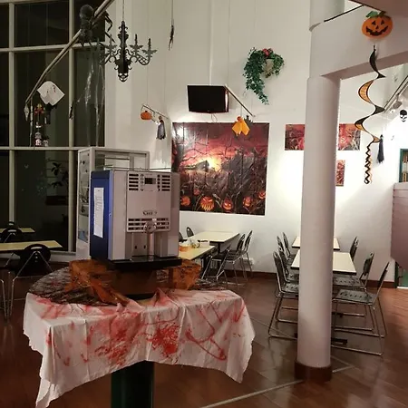 Отель Mister Bed Troyes 2*