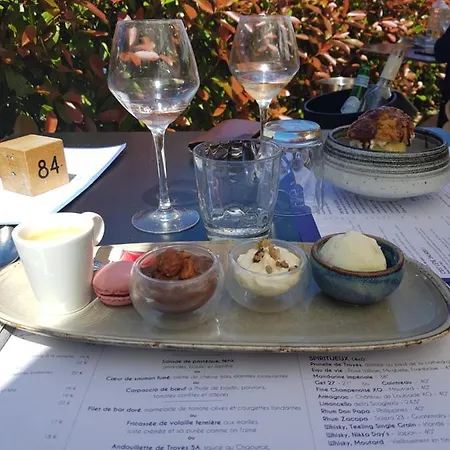 Отель Mister Bed Troyes 2*