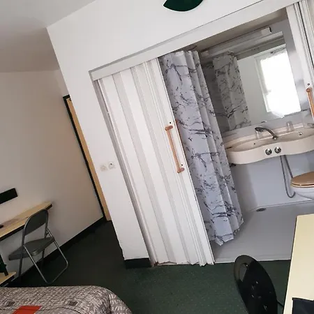 Отель Mister Bed Troyes Sainte-Savine