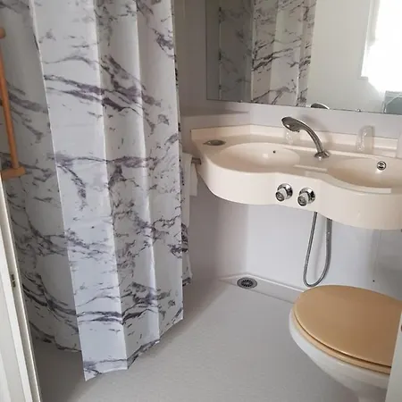 Mister Bed Troyes מלון 2*