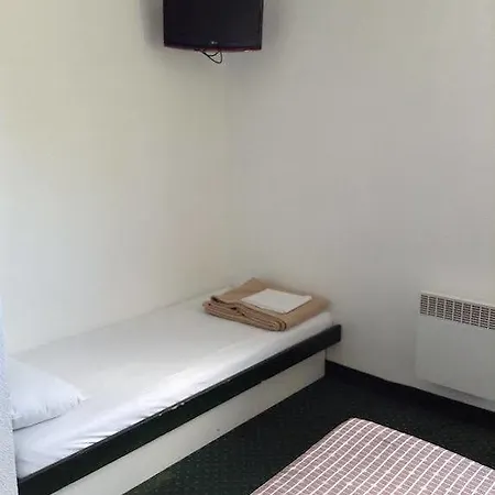 Mister Bed Troyes מלון 2*