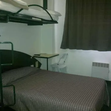 Mister Bed Troyes Отель 2*