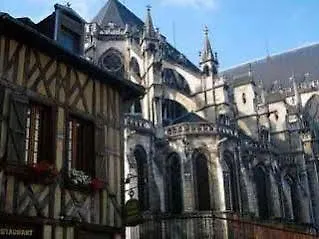 Mister Bed Troyes 2*